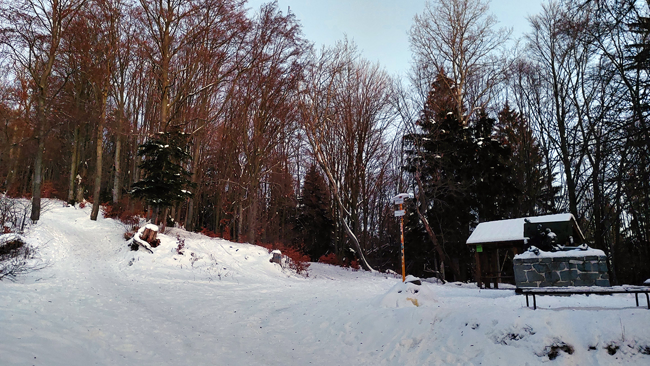 Nad_delom_už_je_na_výber:_doľava_po_skratke_či_doprava.