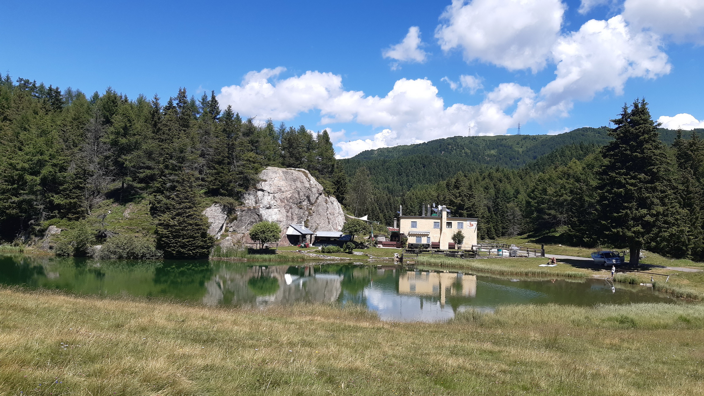 Lago_di_Guspesa,_plávanie_samozrejme_povolené